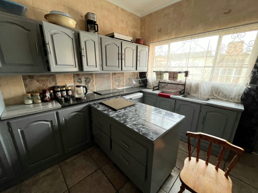 To Let 3 Bedroom Property for Rent in Bothasrus Eastern Cape